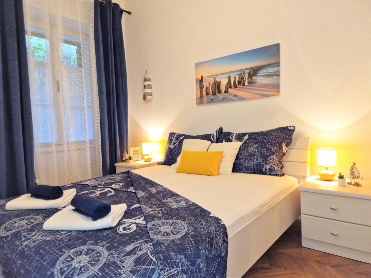 Pirates' Bay Apartment - أوميس المظهر الخارجي الصورة