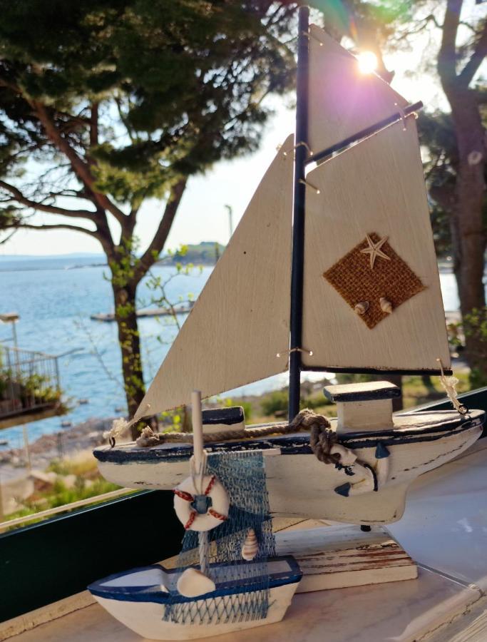 Pirates' Bay Apartment - أوميس المظهر الخارجي الصورة