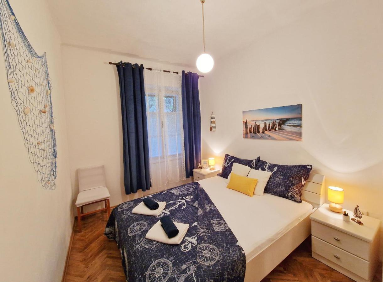 Pirates' Bay Apartment - أوميس المظهر الخارجي الصورة