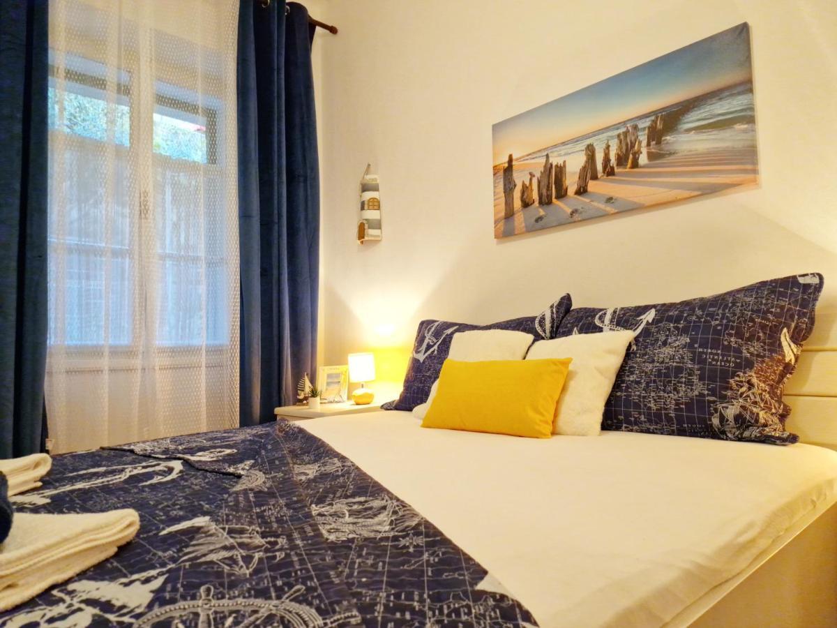 Pirates' Bay Apartment - أوميس المظهر الخارجي الصورة