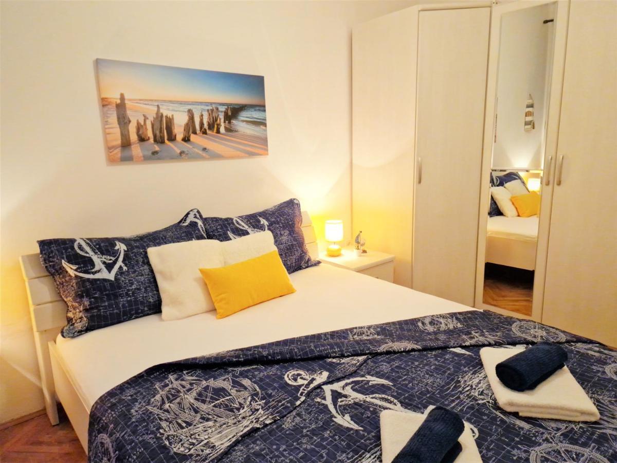 Pirates' Bay Apartment - أوميس المظهر الخارجي الصورة