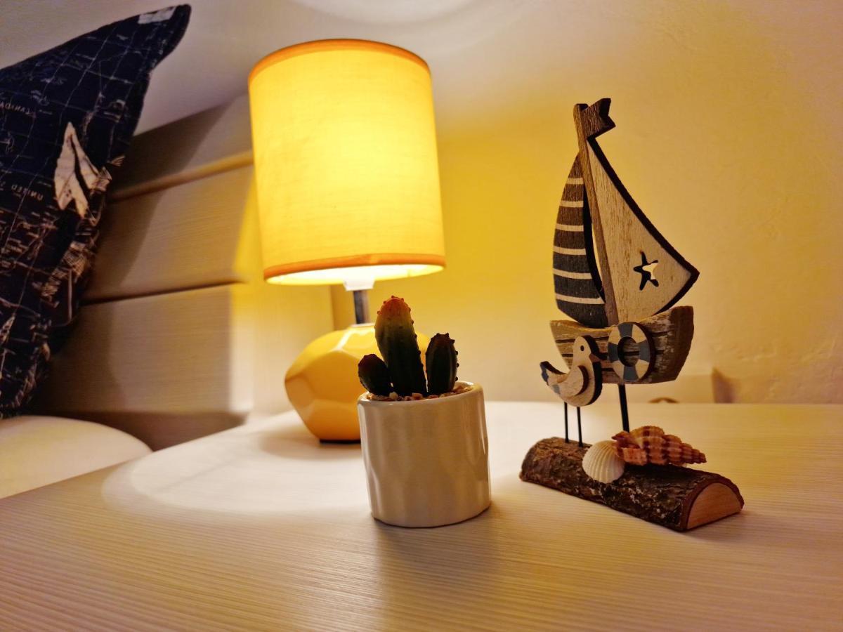 Pirates' Bay Apartment - أوميس المظهر الخارجي الصورة