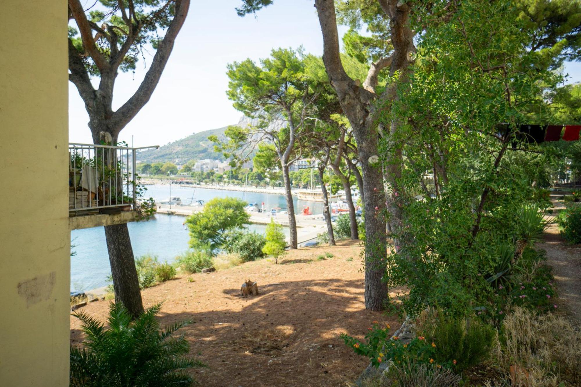Pirates' Bay Apartment - أوميس المظهر الخارجي الصورة
