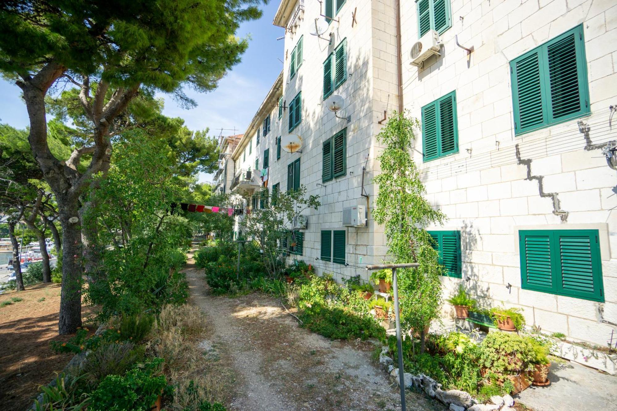 Pirates' Bay Apartment - أوميس المظهر الخارجي الصورة